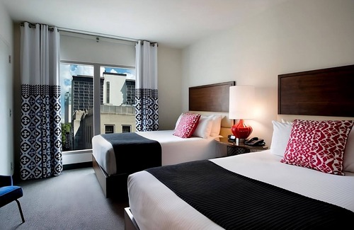 Downtown San Antonio Hotel | Indulge In An Unforgettable Getaway Experience! 3 Family-friendly Units, Pool