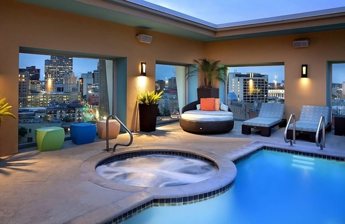 Downtown San Antonio Hotel | Indulge In An Unforgettable Getaway Experience! 3 Family-friendly Units, Pool