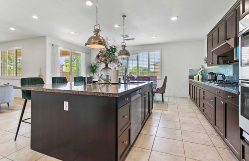 Fontana House | Indulge in Comfort at The Luxurious Haven on Curry Place - Unforgettable #41793