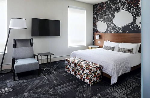 Downtown Minneapolis Hotel | Indulge in Home Like Comfort! 4 Relaxing Units, Pet-friendly Property!