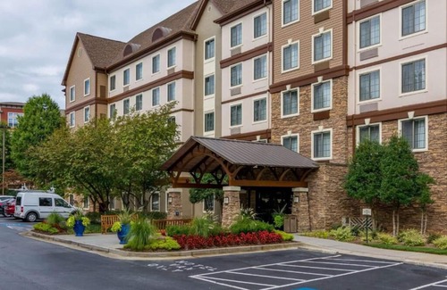Dunwoody Apartment | Indulge in Home-Like Comfort! Fully-furnished 1BR Suite with Free Breakfast!