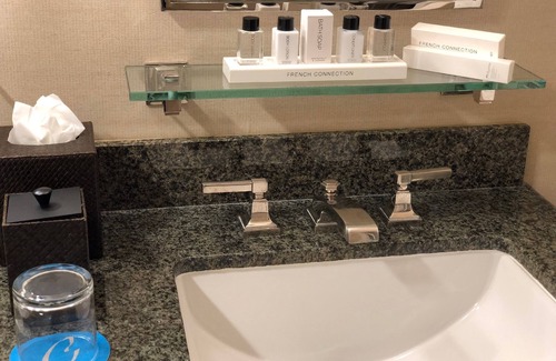 Cupertino Hotel | Indulge in Home Like Comfort! 3 Pleasant Units, Free Parking, Onsite Pool