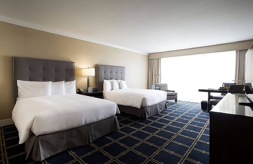 Sunnyvale West Hotel | Indulge in Home Like Comfort! 2 Pet-friendly Units, Free Parking, Onsite Pool