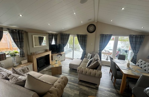 Tattershall Cabin | Indulgence Lakeside Lodge i1 is prime location with private fishing peg and hot tub at Tattershall