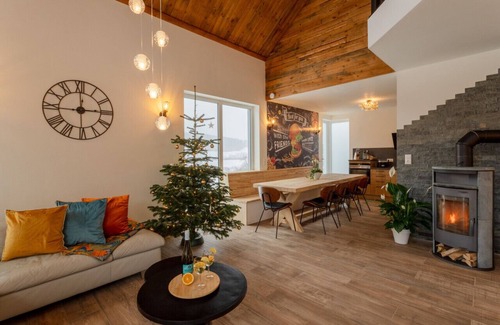 Hohenfels-Essingen Villa | Industrial Loft w/Whirlpool, Sauna, Terrace