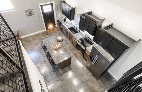 Mountain Home Apartment | Industrial/modern loft within walking distance to downtown!