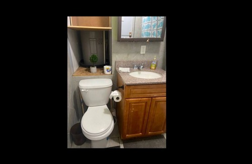 Spruce Hill Apartment | Inexpensive 2BR Apt by Upenn