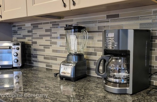 Framingham House | Infant-friendly Luxurious 7 Beds, 6 Room Home with BONUS Loft! A Dream Getaway!