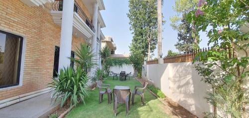 F-8 Sector House | Infinity Villa