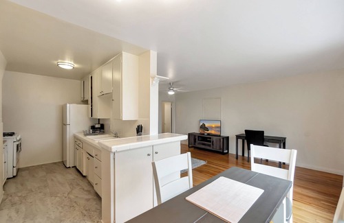Mar Vista Apartment | Ing1 - Charming 2-bedroom apartment in delightful Los Angeles with WiFi