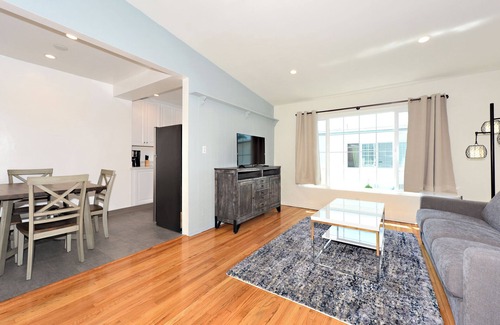 Mar Vista Apartment | ING5- Charming 2-bedroom 2 bath apartment in nice Los Angeles with WiFi, AC