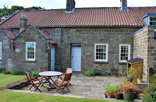 Carlton-in-Cleveland Cottage | Ingleby Manor - Courtyard Cottage