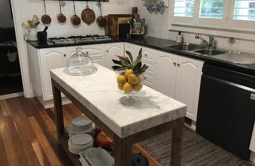 Healesville House | Inglenook Cottage Healesville