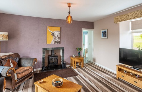 Kirkcudbright Cottage | Ingleston Farm Cottages No 2 - a cottage that sleeps 6 guests in 3 bedrooms