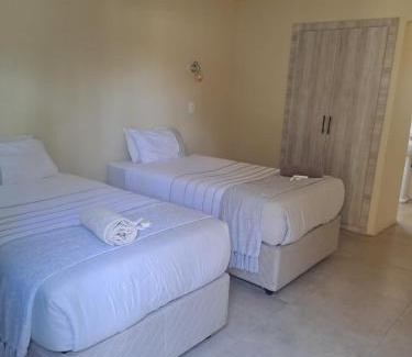 Ermelo House | Ingwenya Guesthouse