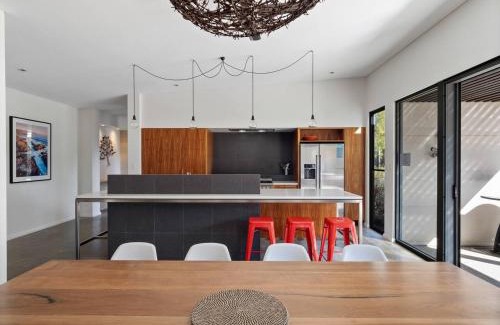 Yallingup House | Inji Dreaming - Bushland Retreat near Injidup Beach