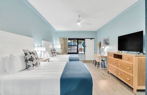 Crystal Beach Hotel | Inn at the Beach, Bring Your Dog with You!