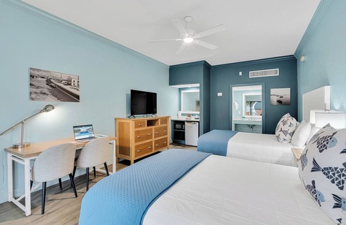 Crystal Beach Hotel | Inn at the Beach, Bring Your Dog with You!