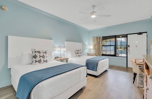Crystal Beach Hotel | Inn at the Beach, Bring Your Dog with You!
