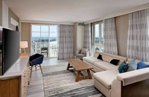 Downtown Hotel | Inn at the Pier Pismo Beach, Curio Collection by Hilton