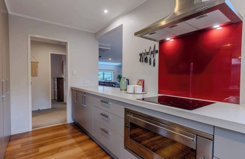 Lynmore House | Inn Lewis | Beside the Redwoods with Spa Pool