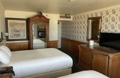 Pierpont Bay Hotel | Inn On The Beach