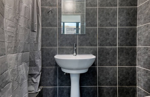 Sea Point Hotel | Inn & Out Express Sea Point