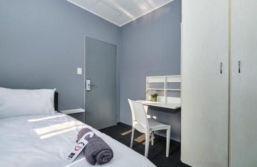 Greater Johannesburg Metropolitan Area Hotel | Inn & Out Sandton