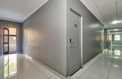 Greater Johannesburg Metropolitan Area Hotel | Inn & Out Sandton