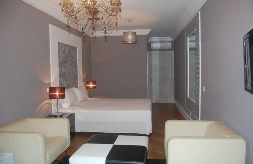 Lagos City Center Bed & Breakfast | Inn Seventies