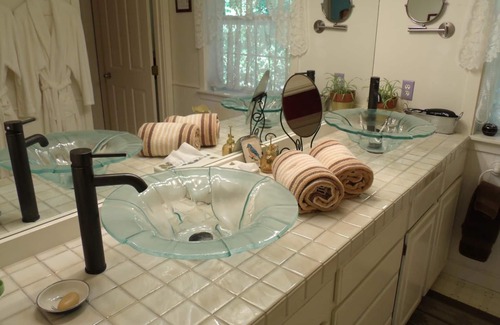 Friday Harbor Bed & Breakfast | Inn to the Woods B&B