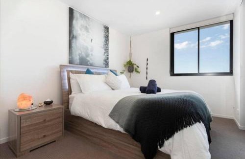 East Brisbane Apartment | Inner city 1 bedroom Apartment with Rooftop pool and Parking - Serain Residences