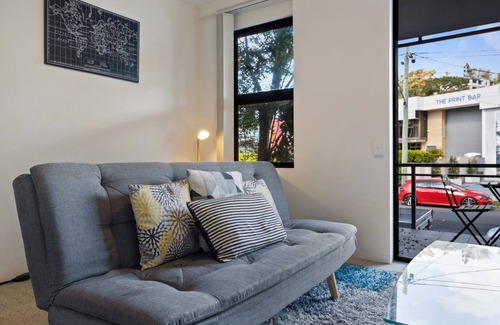 Teneriffe Apartment | Inner-City Brisbane 1-Bed with Pool, Gym & Parking