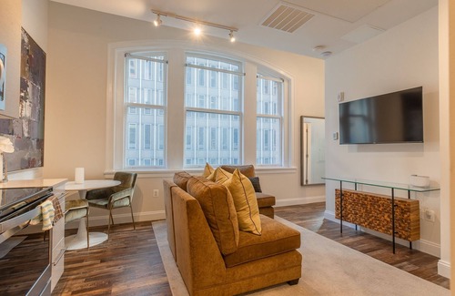 Downtown Baltimore Apartment | Inner Harbor's Best Furnished Luxury Apartments 1 Bedroom Apts by Redawning
