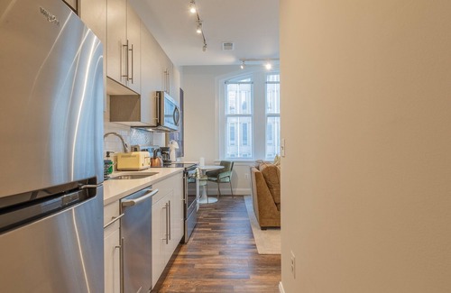 Downtown Baltimore Apartment | Inner Harbor's Best Furnished Luxury Apartments 1 Bedroom Apts by Redawning