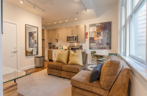 Downtown Baltimore Apartment | Inner Harbor's Best Furnished Luxury Apartments 1 Bedroom Apts by Redawning