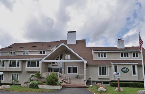 Waterville Valley Condo | Inns of Waterville Valley Loft Unit with passes to Athletic Club (406)