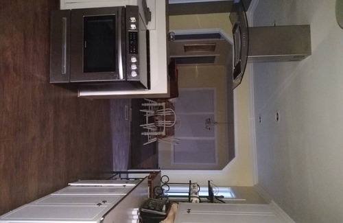 Shelby House | Inntownsuites- 2300 sq. ft. house, large rooms, Walking distance to restaurants.