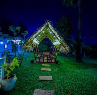 Manmunai North Hotel | Inpan's Beach Resort