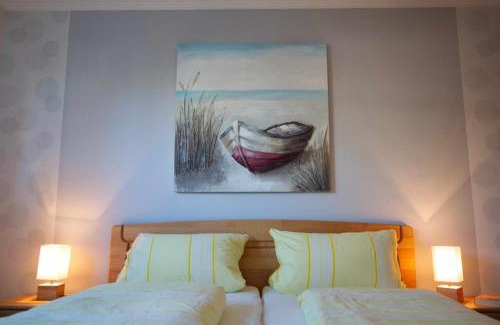 Neue Tiefe House | Inselblume 15 - Ferienwohnung mit Garten, in absoluter Ruhe