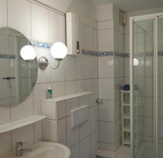 Neue Tiefe House | Inselblume 15 - Ferienwohnung mit Garten, in absoluter Ruhe