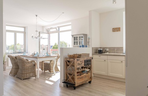 Burg auf Fehmarn Apartment | Inselblume 47 - Luxury vacation home in Burg, with roof terrace