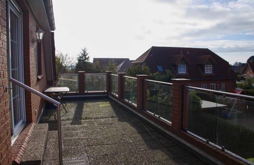 Burg auf Fehmarn Apartment | Inselblume 63 - vacation home in a quiet location, with balcony