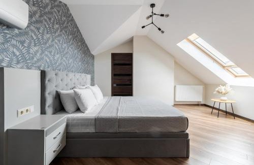 Lviv City Center Apartment | InshiApartments on Hazova str 6