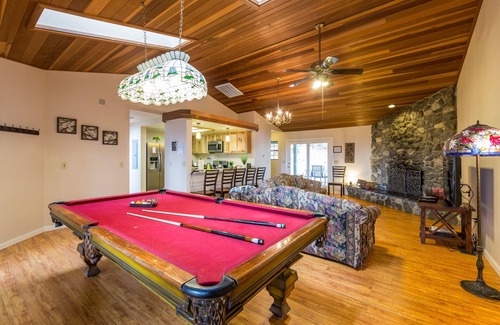 Yosemite West House | Inside Yosemite Sierra Blossom
