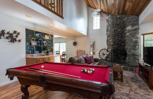 Yosemite West House | Inside Yosemite Mountain Beauty