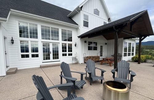 Corvallis House | Inspiring Views and Relaxing Montana Ranch Vacation!