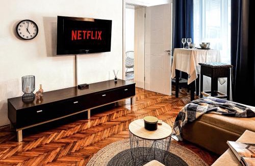 Kosancicev Venac Apartment | Insta-Apt Old Town Central Park Renovated