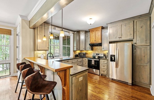 Townville House | Insta-Worthy Lakefront Home w/Dock + Fire Pit & Game Room