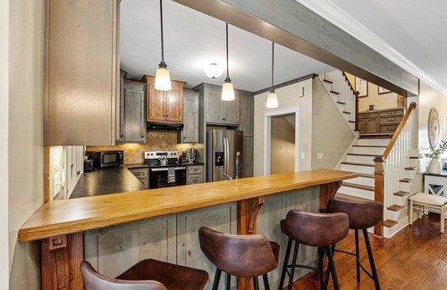 Townville House | Insta-Worthy Lakefront Home w/Dock + Fire Pit & Game Room